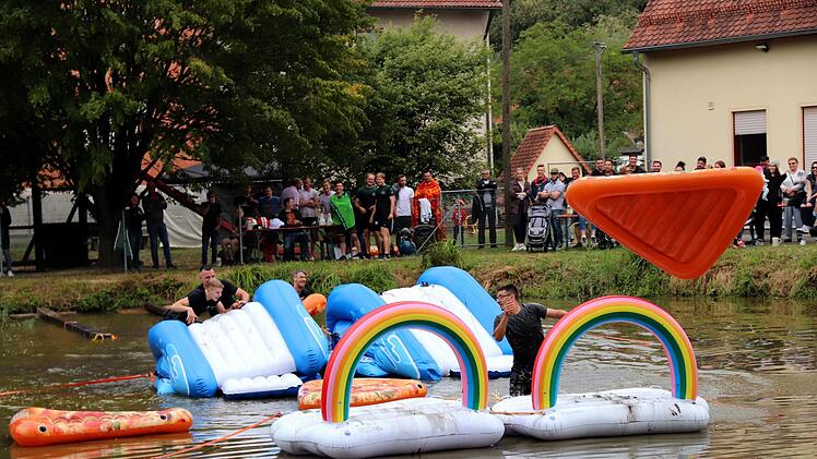 Action im Weiher    Foto: Johanna Blum