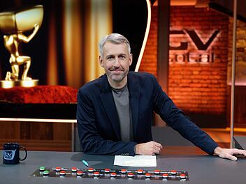 Stadionverbot für Pufpaff: TV-Total-Moderator und vermeintliche Mannschaft geben sich als  BVB aus