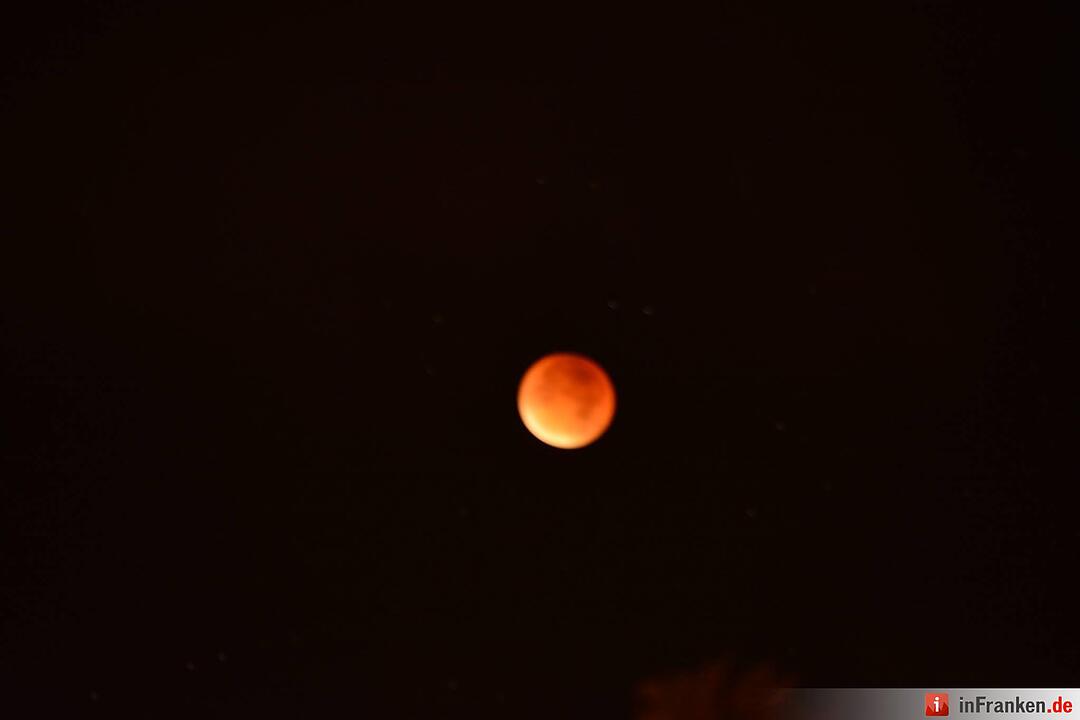 Leserfotos: Blutmond über Franken