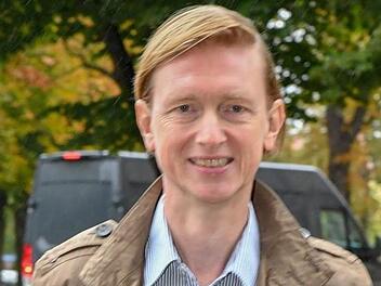 Hans-Günter Brünker bewirbt sich für seine Partei Volt ums Bamberger Oberbürgermeisteramt.  Foto: Ronald Rinklef