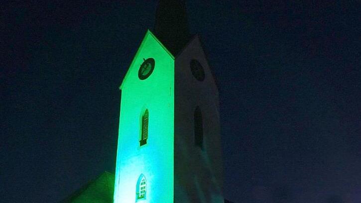 Wie bereits zur Kirchweih 2018 wird die St.-Bartholomäus-Kirche anlässlich des "Frankenwald-Advents" am 1. Dezember in Nordhalben wieder professionell illuminiert.  Foto: Norbert Neugebauer