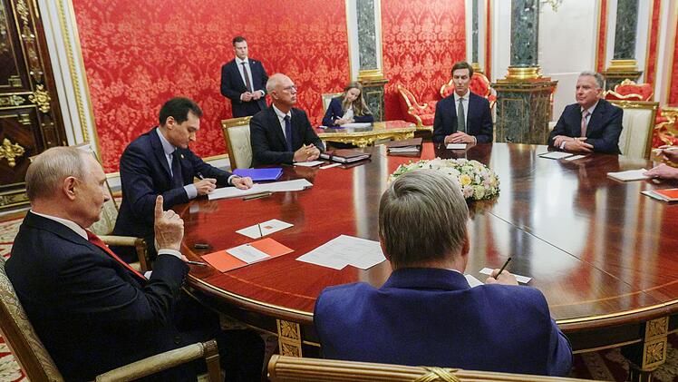 Ukraine-Krieg: Putin beginnt Gespr&auml;che mit US-Unterh&auml;ndlern