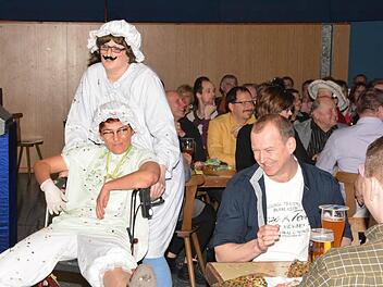 Lustig geht es im Altenheim Klinger in Maroldsweisach zu, zumindest, wenn die "Ermetzia" das Drehbuch schreibt. Foto: Schmidt