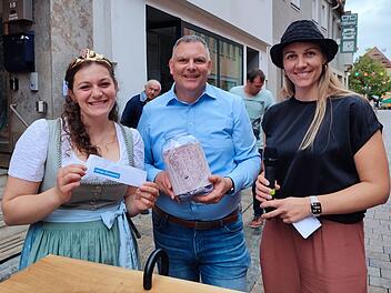 Volkach: Nach rund zweij&auml;hriger Bauma&szlig;nahme - Spitalgasse mit gro&szlig;em B&uuml;rgerfest er&ouml;ffnet