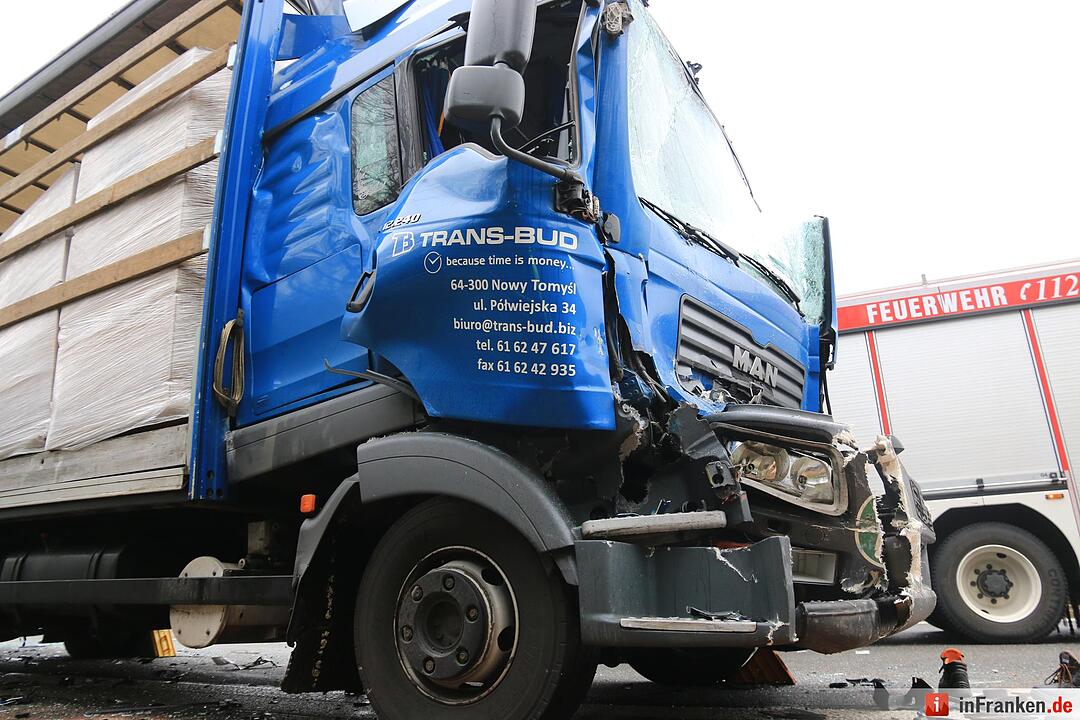 Unfall mit drei Lkw auf A3 bei Höchstadt