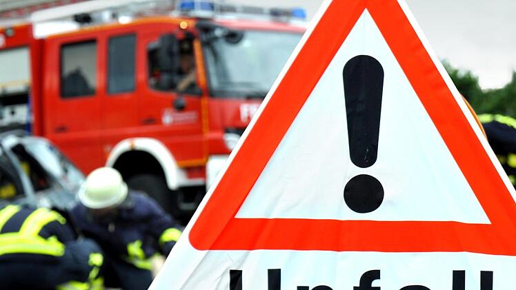 Eine Autofahrerin hatte bei einem Unfall  in Unterfranken mehr als nur einen Schutzengel. Symbolfoto: Stefan K&ouml;rber/Adobe Stock