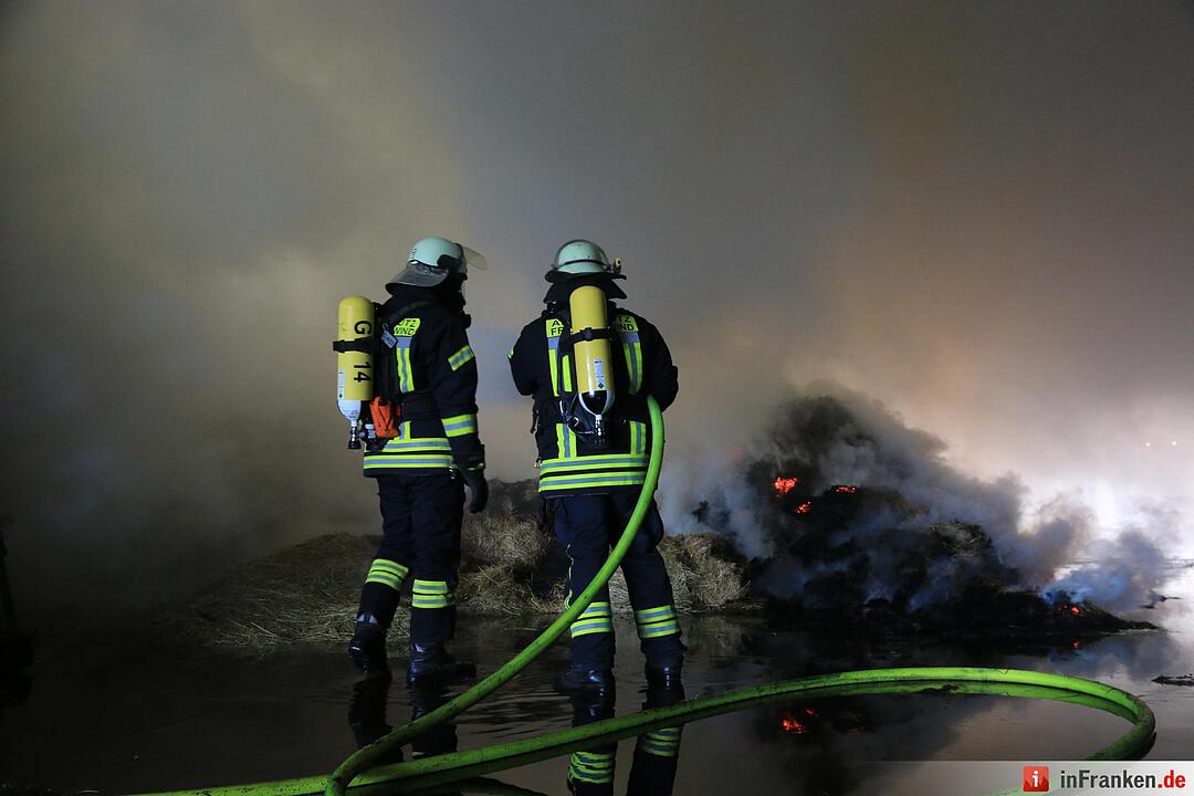 Feuer zerstört Scheune in Hohn am Berg