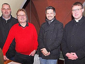 Christian König, Wolfgang Kießling, Bernd Förster und Dekan Holger Fiedler (v. l.) spielten noch einmal auf der Orgel. Foto: Richard Müller
