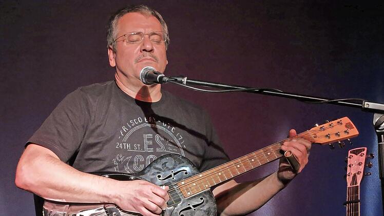 Wolfgang Kalb spielt in Ebermannstadt sein Programm „Blues Songster“.