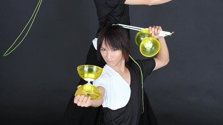 Mit Diabolos spielen Radiant aus Japan.