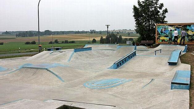Eine Skateranlage wie sie Helmbrechts (unser Bild) hat, w&uuml;nschen sich die Jugendlichen. Foto: Archiv/Klaschka