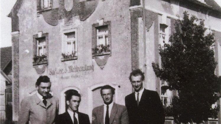 Das Bezirksamt Bad Brückenau (im Hintergrund) setzte sich dafür ein, dass Kriegsgefangene in die Rhön kamen. Foto: Heimatbuch Oberleichtersbach