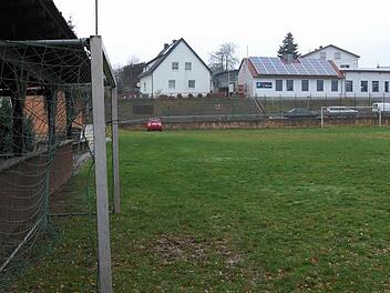 Seit Jahren ist der Fußballplatz des TSV Buch am Forst verwaiset. Ein örtlicher Unternehmer zeigt dafür Interesse. Foto: Andreas Welz