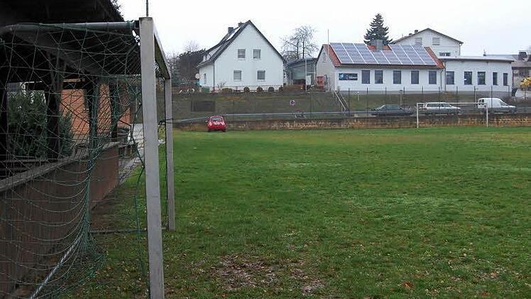 Seit Jahren ist der Fußballplatz des TSV Buch am Forst verwaiset. Ein örtlicher Unternehmer zeigt dafür Interesse. Foto: Andreas Welz