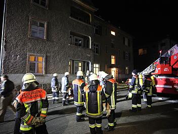 In Wunsiedel hat es in der Nacht zu Samstag in einem Asylbewerberheim gebrannt. Foto: NEWS5 / Fricke