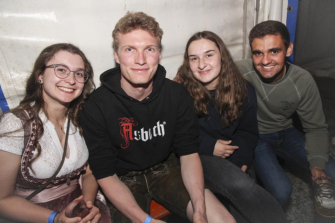 Mit der Partyband "Popnach8"!