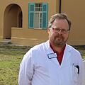 Rafael Riera-Knorrenschild ist Oberarzt der Klinik für Psychiatrie am Bezirksklinikum Obermain in Kutzenberg.
