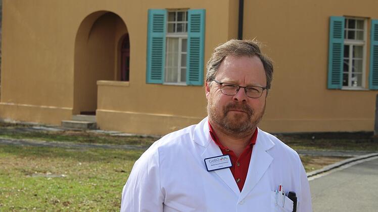 Rafael Riera-Knorrenschild ist Oberarzt der Klinik für Psychiatrie am Bezirksklinikum Obermain in Kutzenberg.