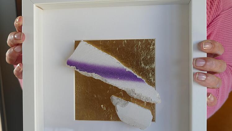 Bruchstück - ein Symbol für Brüche im Leben.   Fotos: Marion Krüger-Hundrup