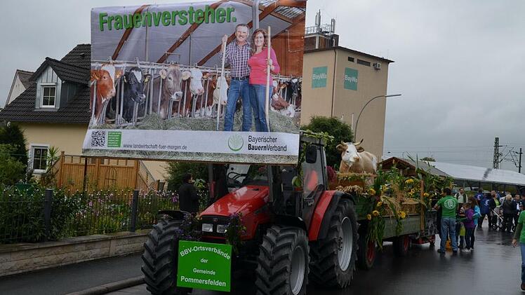 Eine etwas "andere" Werbung für die bäuerliche Landwirtschaft durch die Bauernverbände aus der GemeindePommersfelden. Foto: Andrea Spörlein