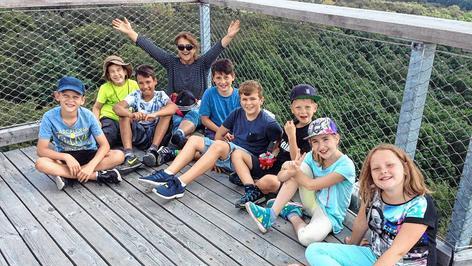 Ferienkinder auf dem Baumwipfelpfad