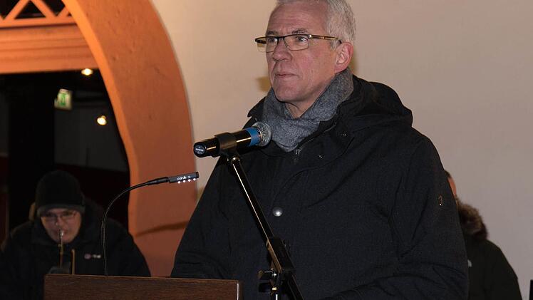 "Ich möchte auch im neuen Jahr die Segel für Haßfurt richtig ausrichten", sagte Bürgermeister Günther Werner beim Neujahrsempfang der Stadt Haßfurt auf dem Marktplatz.