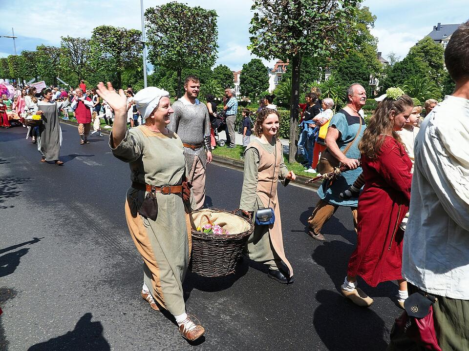 Großer historischer Festzug durch Bad Kissingen!
