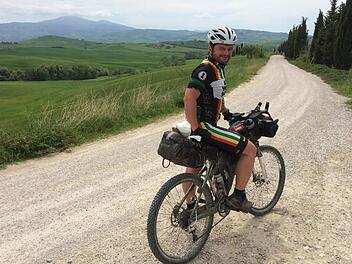 Auf sich allein gestellt: Walter Lauter (im Bild) durfte beim Tuscany-Trail keine Hilfe von außen in Anspruch nehmen. Foto: Walter Lauter