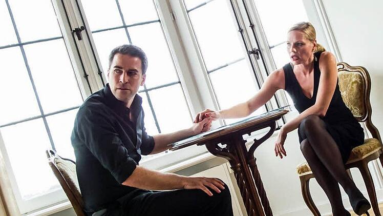 Impressionen vom Wandel-Konzert auf Schloss Callenberg im Rahmen des Festivals "Klanggrenzen": Corinna Mühle und Frederik LeberleFoto: Jochen Berger