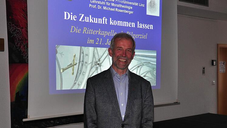 Professor Dr. Michael Rosenberger hielt im Pfarrsaal in Haßfurt einen interessanten Vortrag zum Thema "Die Zukunft kommen lassen - Die Ritterkapelle als Pilgerziel im 21. Jahrhundert". Foto: Ulrika Langer
