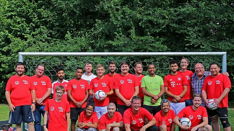 Rund 30 Spieler umfasst der Kader des FV 1912 goolkids. Interessierte jeglichen Alters k&ouml;nnen jederzeit einsteigen. Foto: goolkids