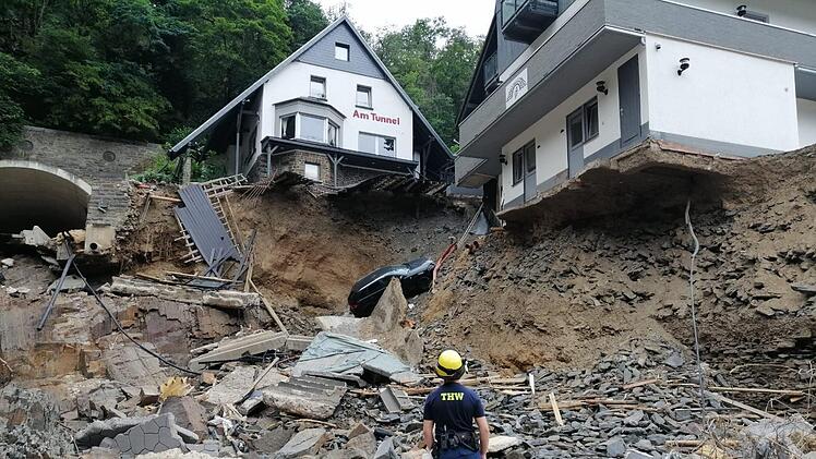 Ein Bild der Zerstörung bot sich Hannes Valentin vom Kulmbacher THW in Mayschoß.  Foto:  THW Kulmbach