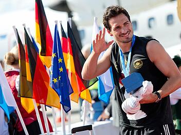 Servus! Die deutschen Nationalspieler verabschieden sich in den Urlaub. Mats Hummels plant offenbar eine große Sause in Kroatien. Foto: Sven Hoppe/dpa
