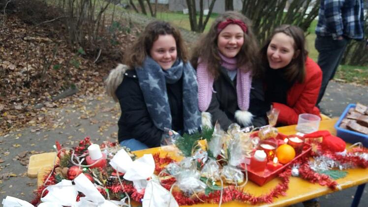 Alle Klassen hatten mit angepackt, um den Weihnachtsbasar attraktiv zu gestalten. Carmen Fehr