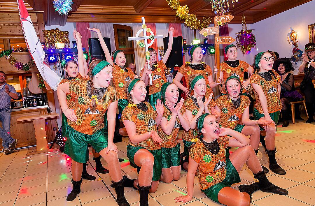 Drei Männerballetts, Musik von DJ Asti und vieles mehr gab es beim Weiberfasching!