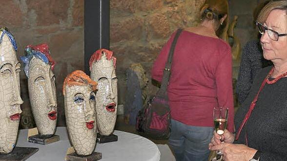 "Schau mal..." hieß die Ausstellung in der Mainmühle, und dieser Aufforderung kamen die Besucher nach.