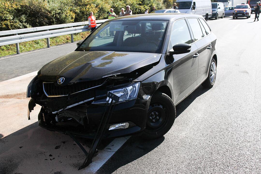 Schlimme Unfallserie auf der A9: Drei Personen schweben in akuter Lebensgefahr
