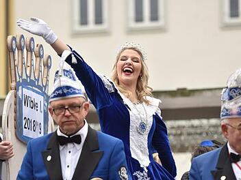Impressionen vom Gaudiwurm 2019 in Coburg - hier: Gardekönigin Wibke I. vom Coburger MohrFoto: Jens Gundermann