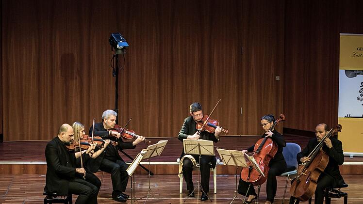 Tolles Coburg-Gastspiel: das Sestetto Stradivari begeisterte im Kongresshaus Rosengarten.Foto: Jochen Berger