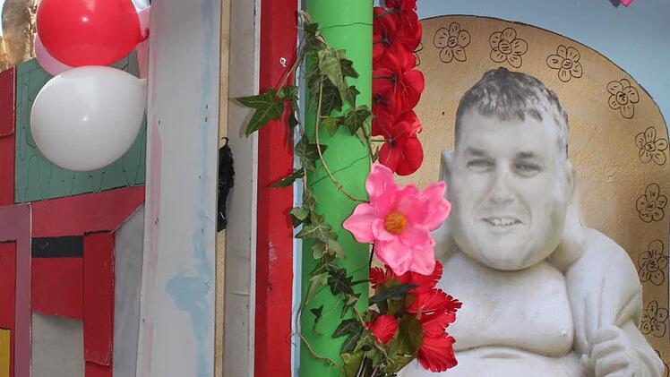 Diese Foto-Montage vereint Buddha und Thermenchef Hans Josef Stich.