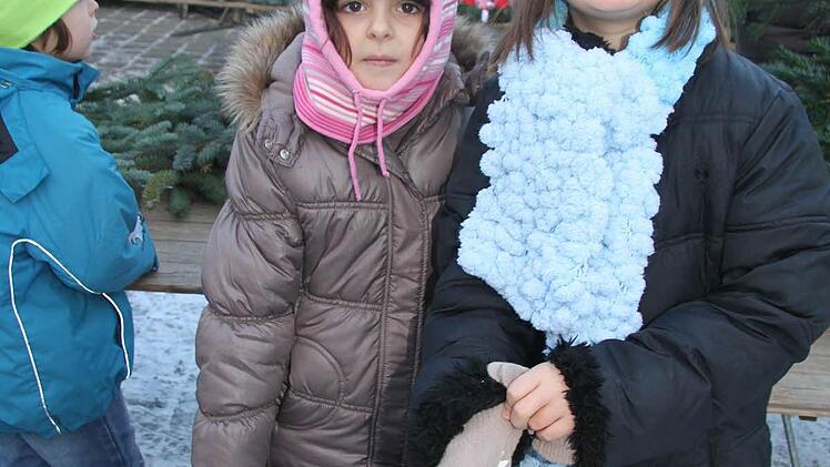 Alicia Gonzales kommt aus Spanien, Maria Burdavizen ist Halbrussin - beide finden die Aktion "Die Zukunft isst oberfränkisch!" einfach toll und kaufen gerne auf dem Wochenmarkt ein.