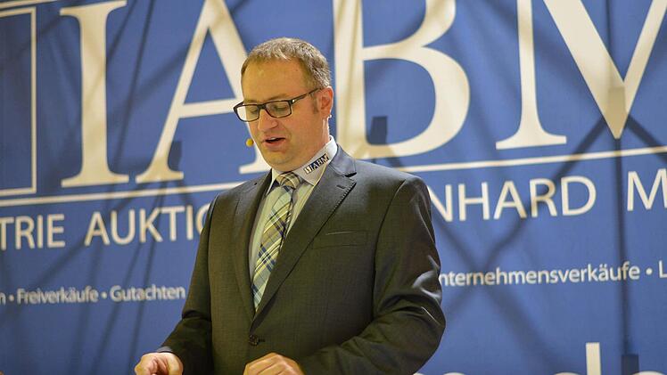 Auktionator in Aktion Foto: Nikolas Pelke