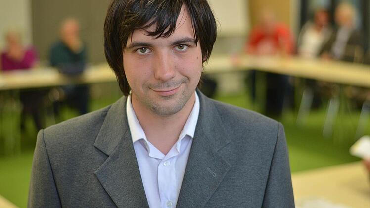 Pavell Novik arbeitet für die städtische Internet-Zeitung "Stadtbeobachter". In Nürnberg hält sich der junge Journalist aus Charkiw derzeit im Rahmen des Hermann-Kesten-Stipendiums auf. Foto: Nikolas Pelke