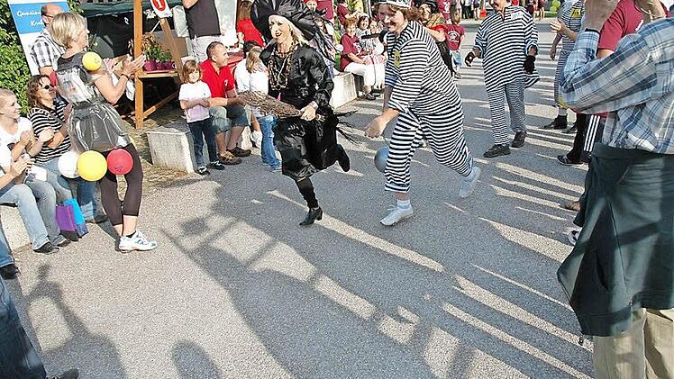 Bei der Fun-Staffel starten die Vierer-Mannschaften in Kostümen.  Foto: Karl-Heinz Hofmann