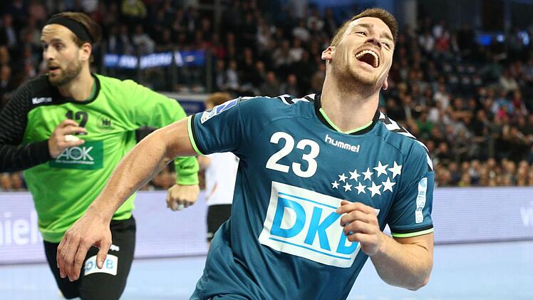 Getroffen: Im All Star Game spielte Ole Rahmel (rechts) noch gegen Silvio Heinevetter. Das könnte sich bald ändern. Foto: Sportfoto Zink