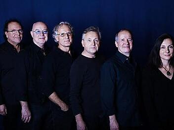 Die Band MoJo, das sind (von links) Jürgen Höhn, Gerd Löffler, Moritz Eisentraut, Heiko Jakob, Joachim Burdack und Yvonne Preising Foto: pr