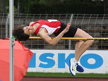 Iris Heid vom TSV Münnerstadt wurde bei der Hallenmeisterschaft der Senioren Zweite.Reinhold Nürnberger