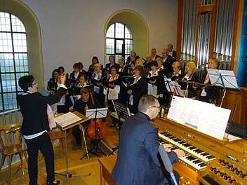 Mit verschiedenen Gastakteuren feiert der Nordhalbener Chor GemeinSangkeit sein 15-jähriges Bestehen mit einem glanzvollen Jubiläumskonzert in der Pfarrkirche St. Bartholomäus. Norbert Neugebauer
