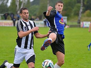 Die Hausener um Kapitän Matthias Müller (rechts) wusste spielerische fast durchgängig zu überzeugen und konnte sich auf ihren Sturm verlassen. Fotos: Picturedreams