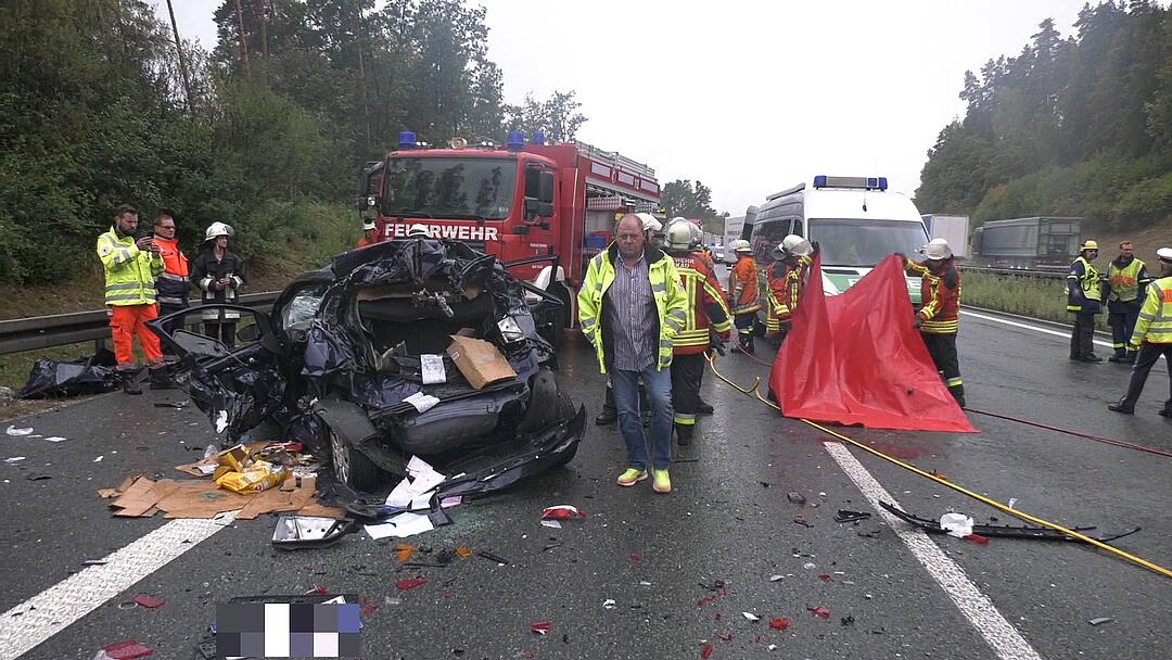 Schwerer Unfall nach Starkregen auf A9 bei Bayreuth